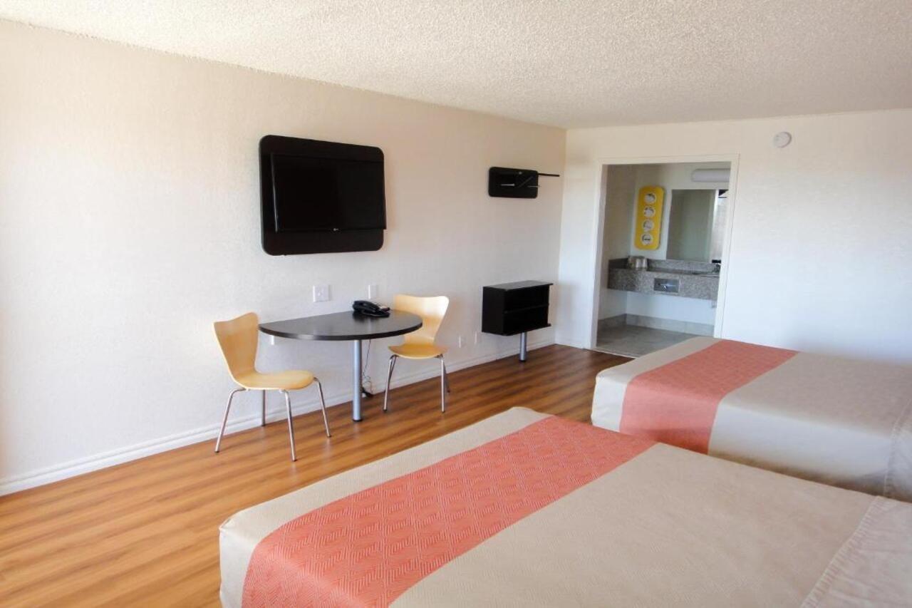 Motel 6-Clinton, Ok Bagian luar foto