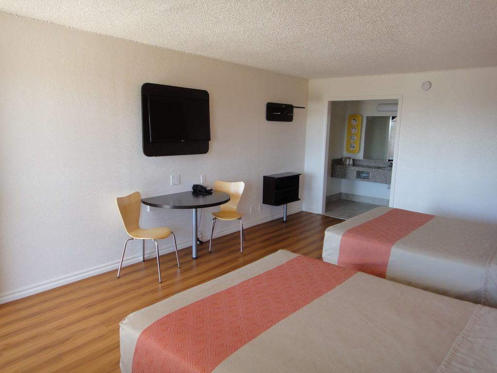 Motel 6-Clinton, Ok Bagian luar foto